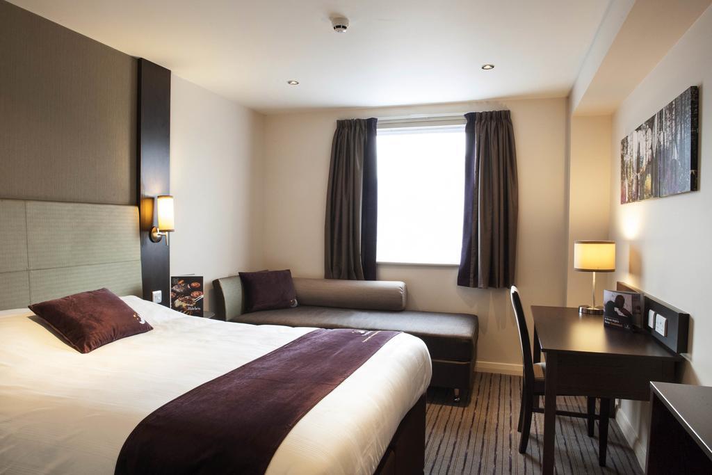 Premier Inn Peterborough - Ferry Meadows Luaran gambar