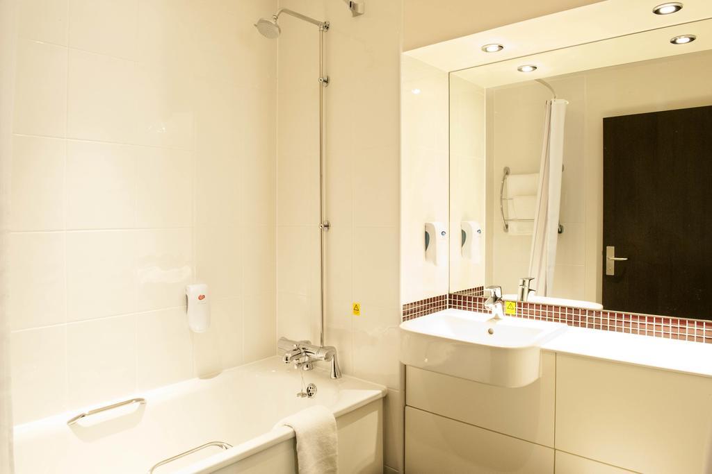 Premier Inn Peterborough - Ferry Meadows Luaran gambar